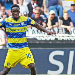 Copertina: Parma, Keita: "Amo il dribbling, ai razzisti rispondo con un sorriso"