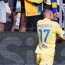 Copertina: Kvernadze stupisce con il Frosinone: il Napoli lo segue