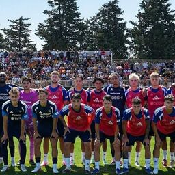Copertina: Lecce, tre gol alla Primavera nel test in famiglia: in 8 out