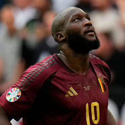 Copertina: Napoli, Lukaku: "Intatto il mio amore per il club, mi resta un anno di contratto"