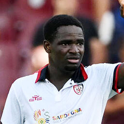 Copertina: Cagliari, Luvumbo ai saluti: vicino l'accordo con il Damac FC