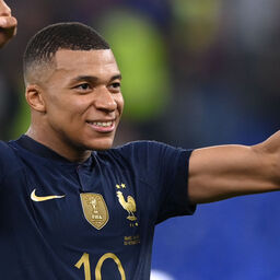 Francia, super Mbappé ai Mondiali: sorpassato Henry e raggiunto Pelé Copertina: Francia, super Mbappé ai Mondiali: sorpassato Henry e raggiunto Pelé