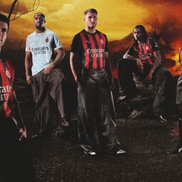 Copertina: Nuova maglia Milan 2025 2026: prezzi e dove acquistarla