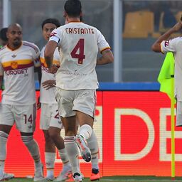 Copertina: Roma, è sempre Malen-show: doppietta dell'olandese e 4-0 al Lecce