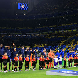 Copertina: San Siro, tifosi lasciano lo stadio prima del recupero di Inter-Barcellona: si perdono due gol e i supplementari