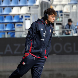 Copertina: Cagliari, Esposito: "Sto facendo bene, la vittoria con la Roma può darci una spinta"