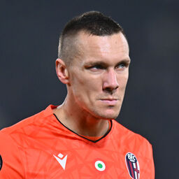 Copertina: Bologna, infortunio per Skorupski che stringe i denti