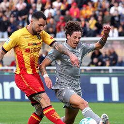 Copertina: Tante occasioni, zero gol: un punto a testa per Lecce e Verona