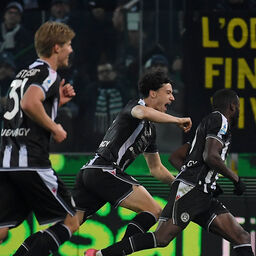 Copertina: Lazio avanti, Davis risponde: pari a tempo quasi scaduto