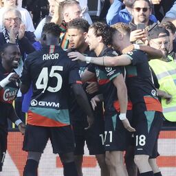 Copertina: Nicola, buonissima la prima: il Venezia batte il Napoli con la rete di Adams e i miracoli di Stankovic